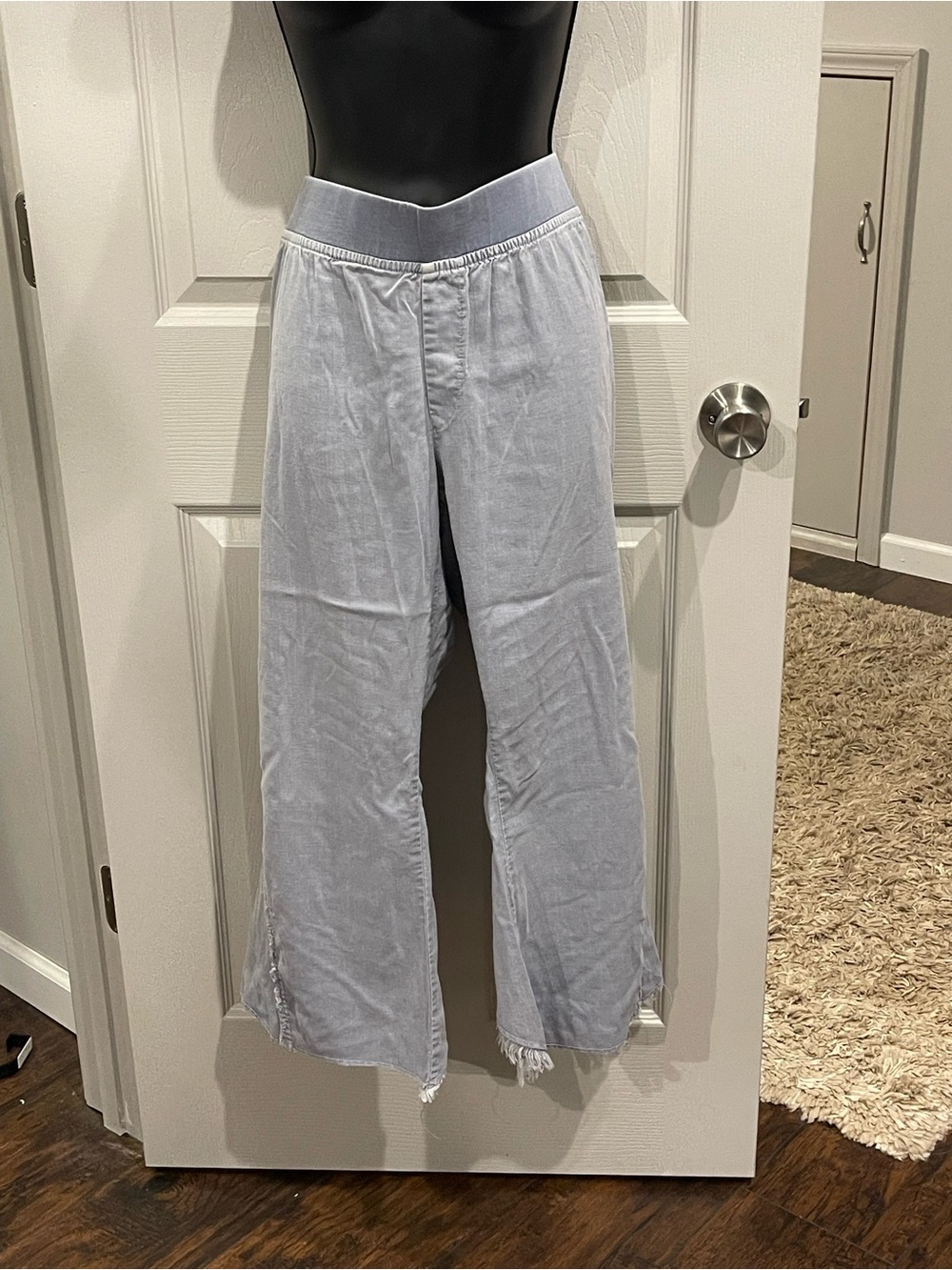 XCVI Light Gray Wide-Leg Frayed Hem Pants astri